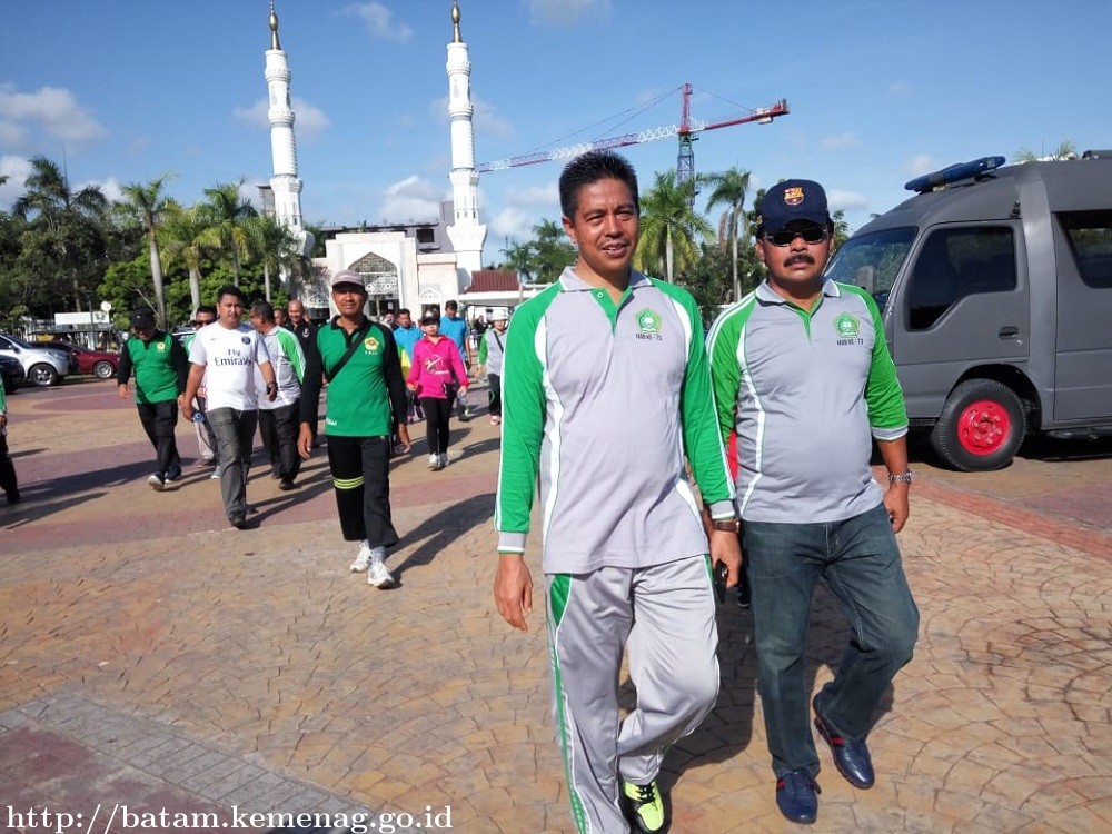 Gubernur Kepri, Kakankemenag Kota Batam Ramaikan Jalan Sehat Kerukunan Umat Beragama
