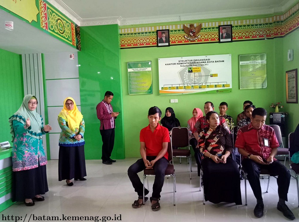Magdalena Silfia Briefing Petugas PTSP