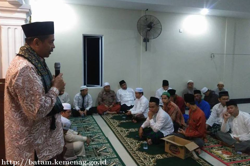 Kemenag Batam Gelar Subuh Keliling Di Musholla Baabul Khoir