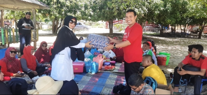 Usai PAT, MIN 2 Batam Gelar Acara di Pantai 