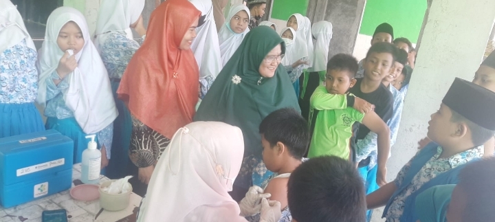 Imunisasi Campak Rubella, MIN 2 Batam Kerja sama Dengan Puskesmas