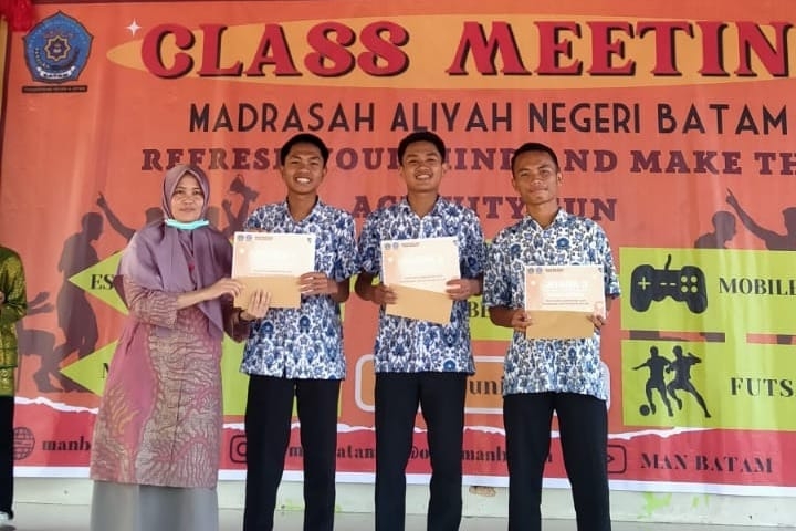 Penyerahan Penghargaan, Warnai Penutupan Class Meeting MAN Batam