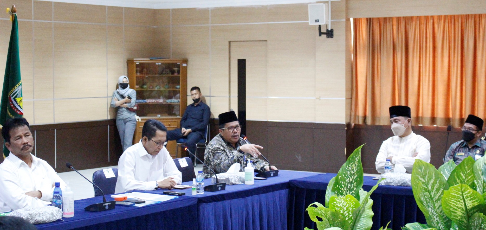 Kepala Kantor Kemenag Batam Hadiri Rapat Revitalisasi Masjid Agung