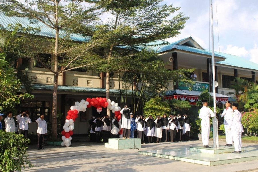 MAN Batam Gelar Upacara Bendera Peringati HUT RI ke 77
