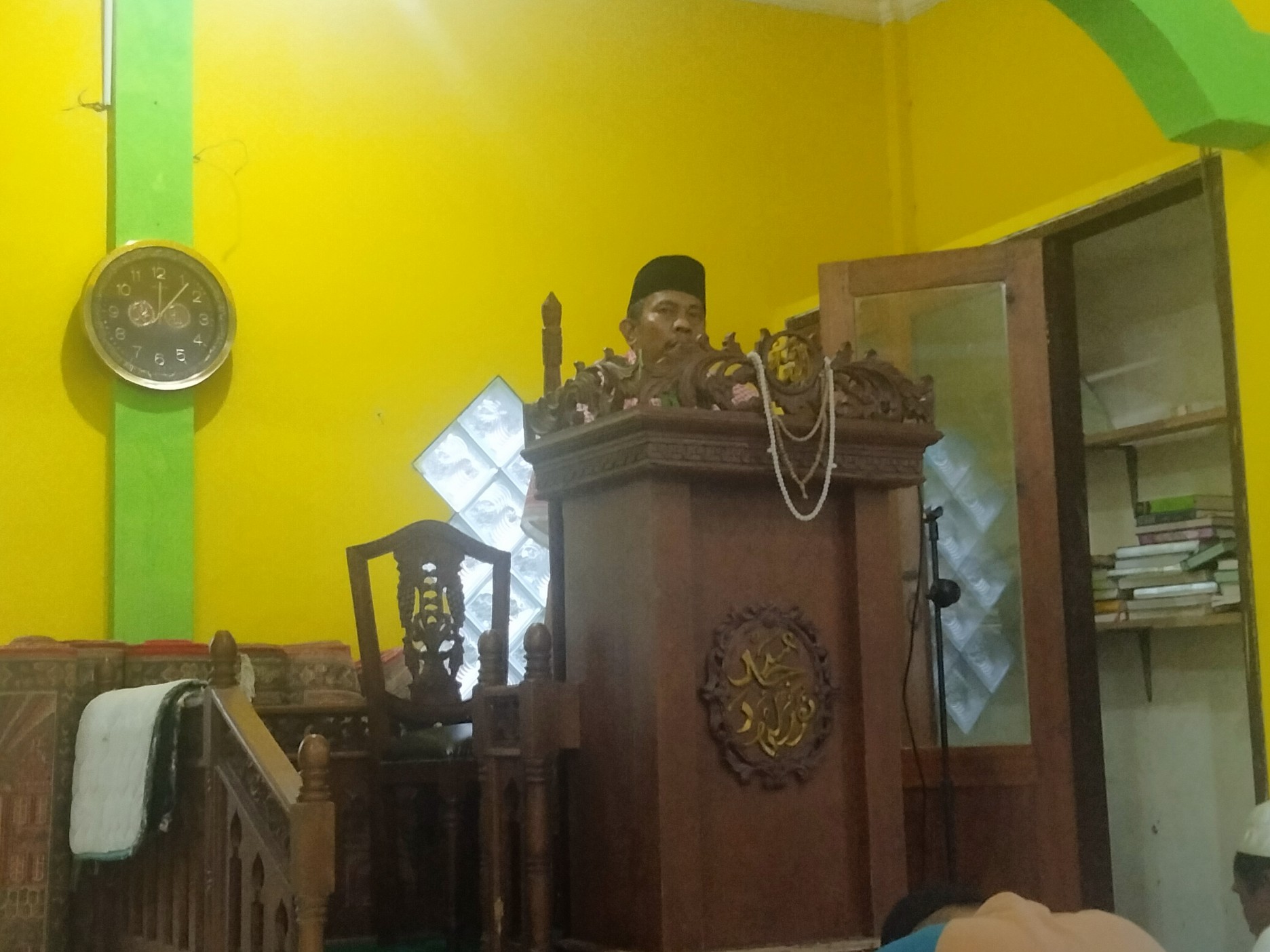Ka. KUA Galang Isi Khutbah Jum'at di Masjid Nurul Huda KMP Sembulang Hulu