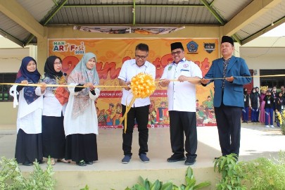 Kakan Kemenag dan Kadis Budpar Kota Batam Buka Acara MAN Art Fest 2022