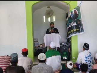 Rustam Sampaikan Khutbah Tentang Mencintai Rasul