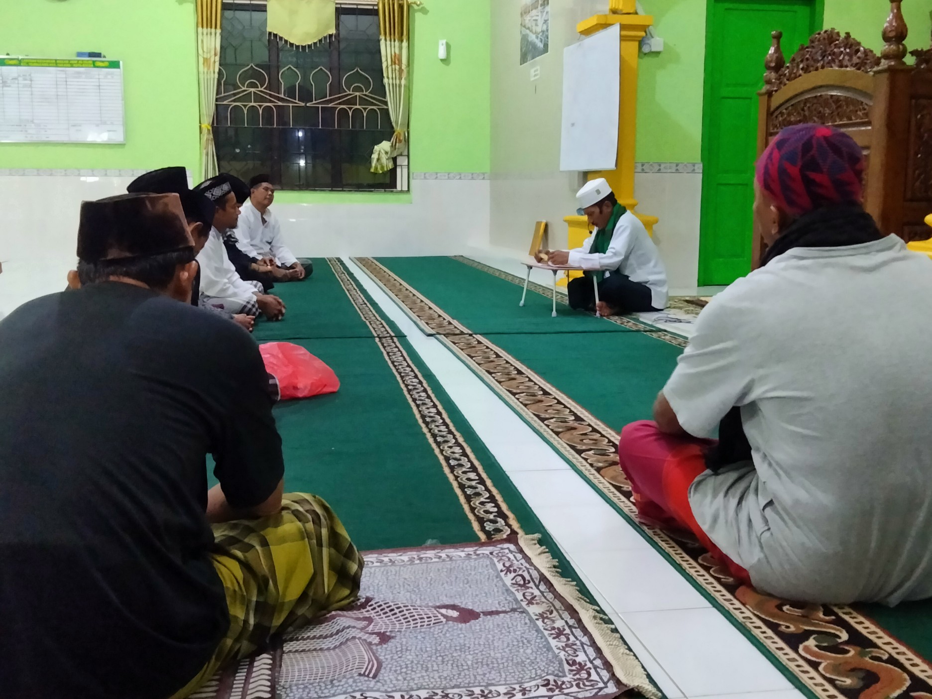 Kasi Bimas Islam Istiqomah Isi Tausiah Ba'da Magrib di Galang