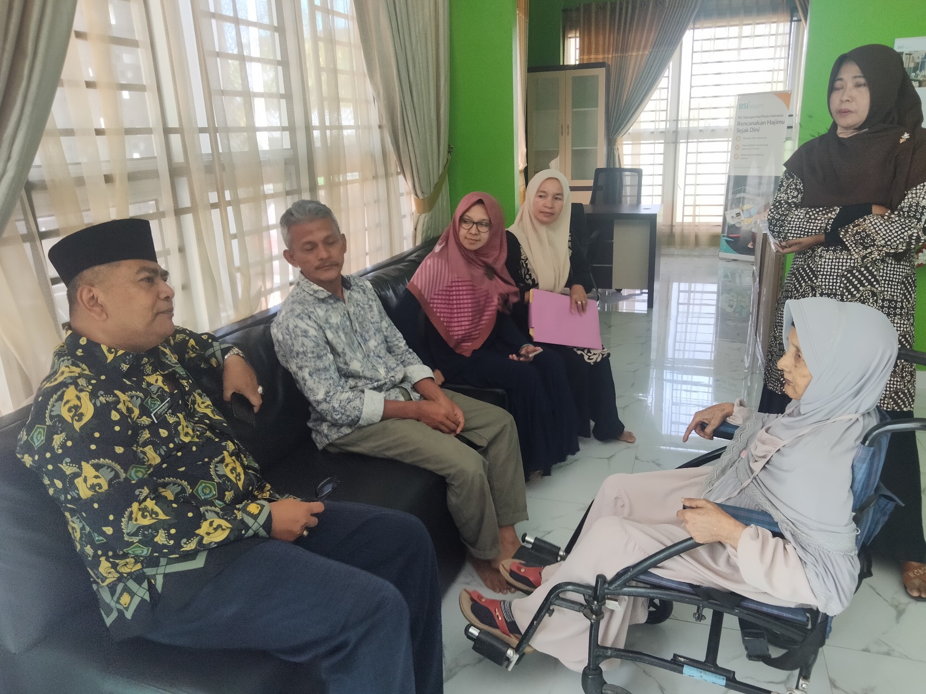 Kasi Haji dan Umroh Terima Konsultasi Jch Lansia dan Keluarganya.