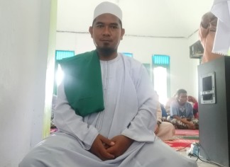Ust. Syamsuddin Isi Khutbah di Masjid An Nur Pulau Gara