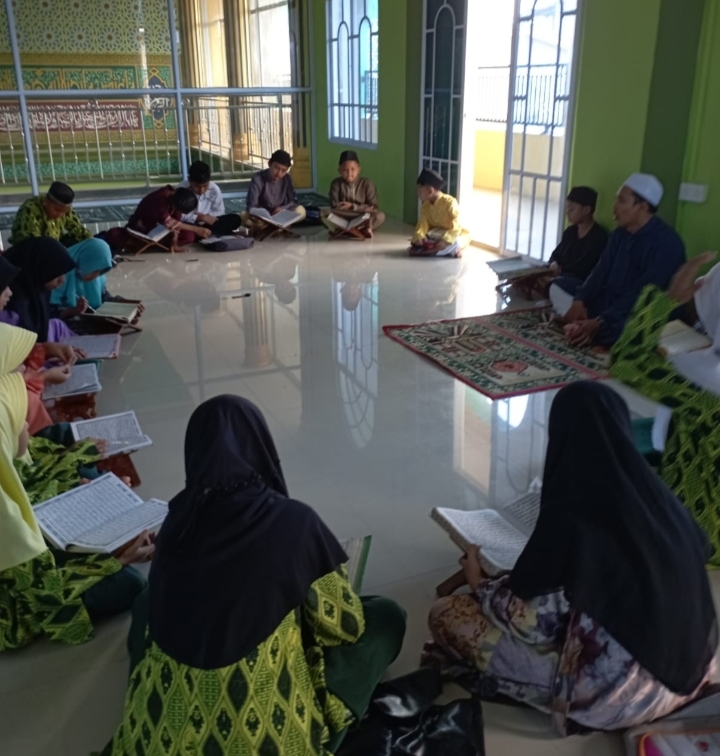Bimbingan Tilawah Al-Qur'an di Masjid Nurul Hikmah Tanjung Uma