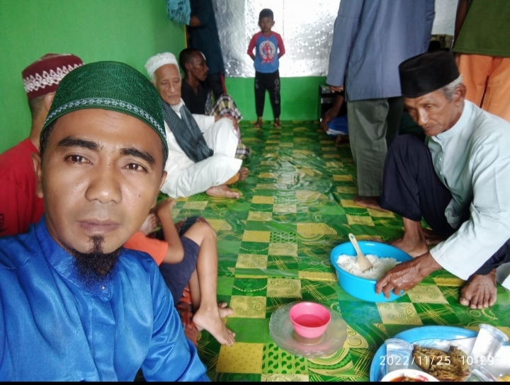 Rustam Hadiri Kenduri Arwah