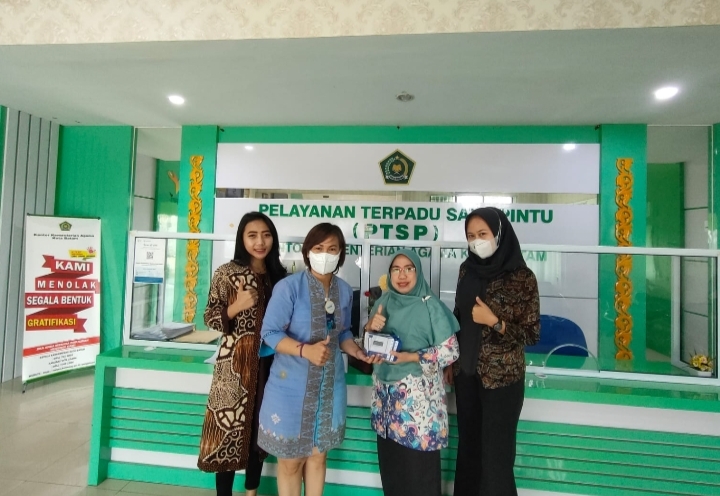 Bank Mandiri Cabang Sekupang Kembali Serahkan Buku Tabungan Payroll, ATM dan Pembuatan Livin Mandiri