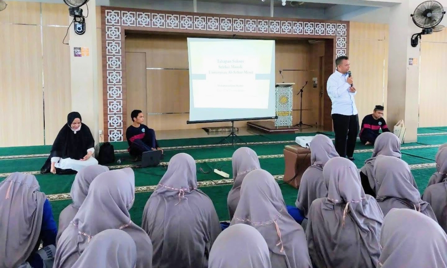 Ketua IAAI Provinsi Kepri Berikan Sosialisasi Tahapan Sukses Masuk Universitas Al-Azhar Mesir