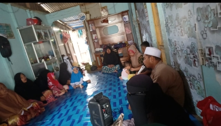 Ust. Syamsuddin Pimpin Tasyakuran Cukur Rambut dan Pemberian Nama