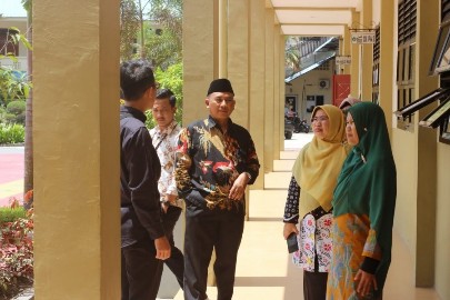 Kabid Penmad Kanwil Kemenag Kepri Tinjau Pelaksanaan AMBK MAN Batam T.P. 2022-2023