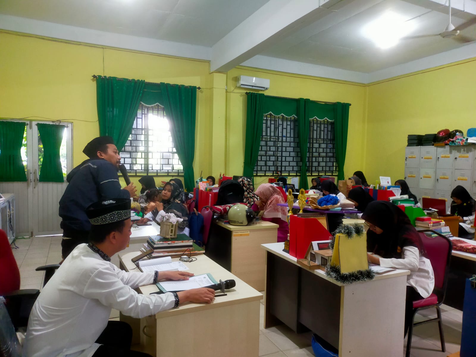 Guru dan Pegawai MA USB Ikuti Pesantren Ramadhan 1444 H