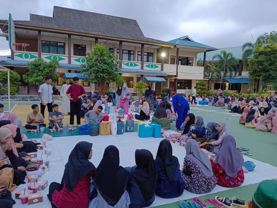 Buka Dan Sahur Bersama Seluruh Civitas Akademika MAN Batam
