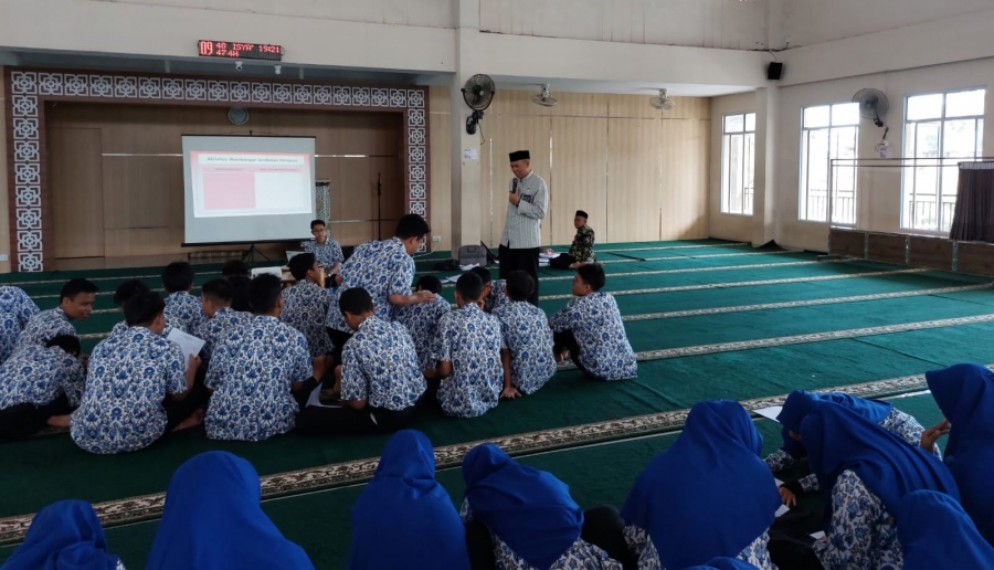 KUA Sagulung Laksanakan Bimbingan Pranikah Remaja Usia Sekolah di MAN Batam