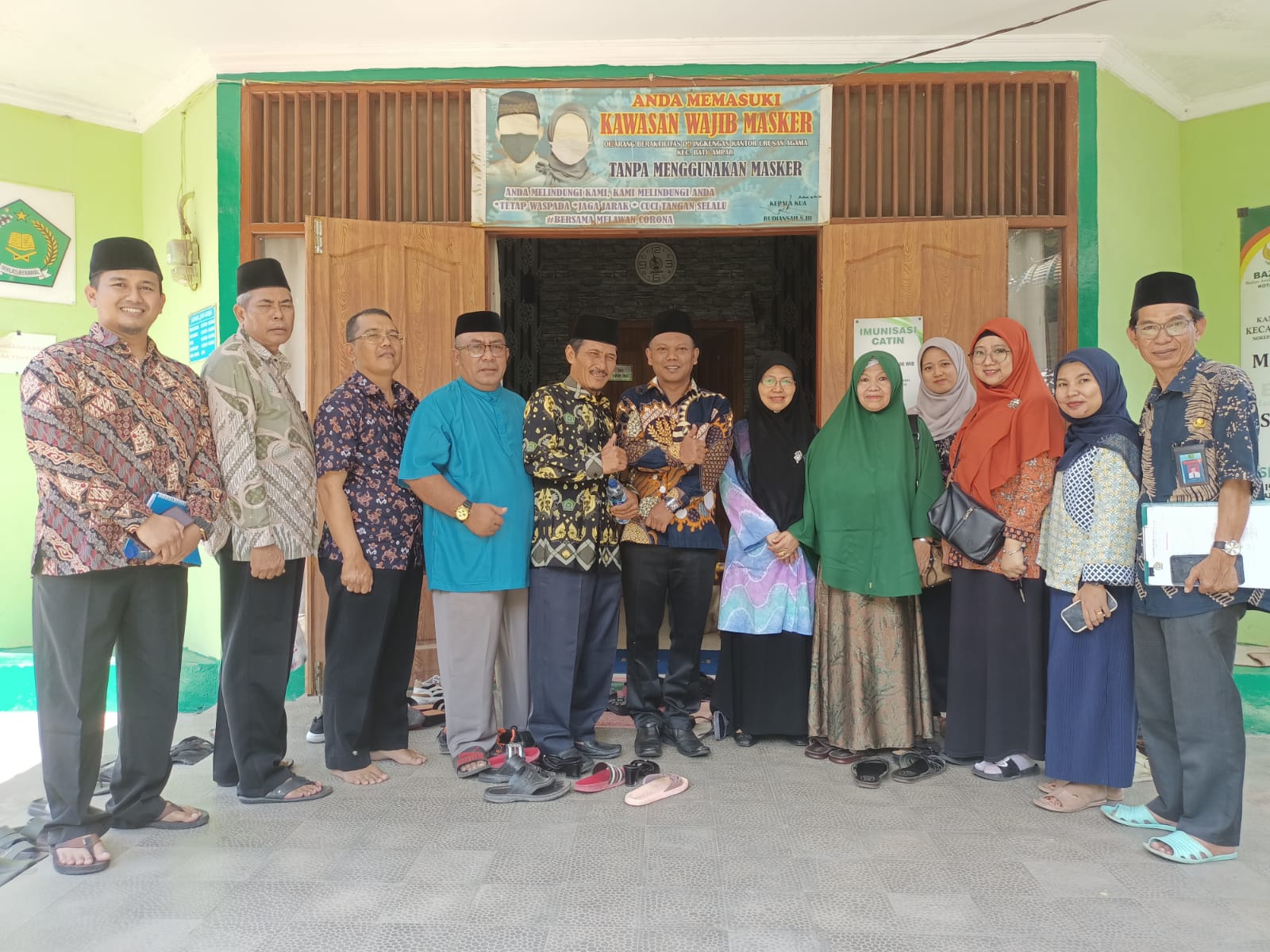 Kasi Bimas Islam Kementerian Agama Kota Batam berserta Tim melakukan monitoring dan evaluasi (Monev) Semester I pada Kantor Urusan Agama Kecamatan Batu Ampar.