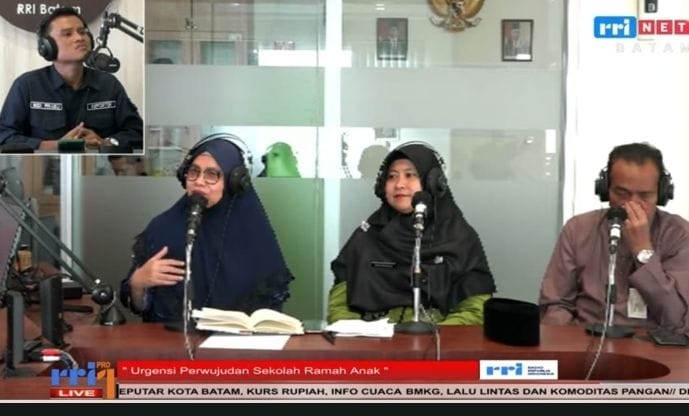 Raih Penghargaan Kemen PPA RI, MAN Batam Menjadi Pembicara dalam Dialog Batam Menyapa PRO RRI Batam