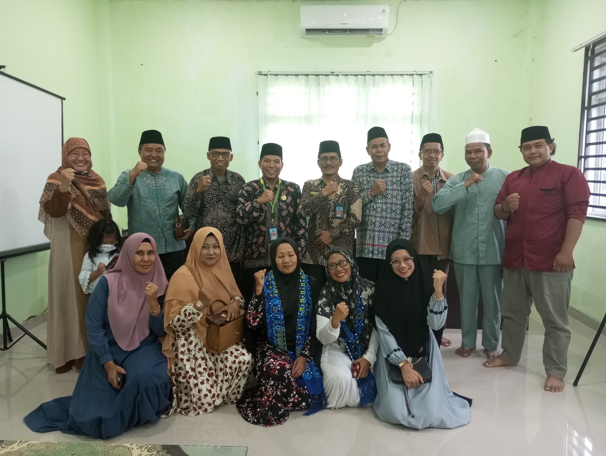 Kasi Bimas Islam Kemenag Kota Batam Kunjungi KUA Batam Kota  dalam Rangka Monitoring dan Evaluasi 
