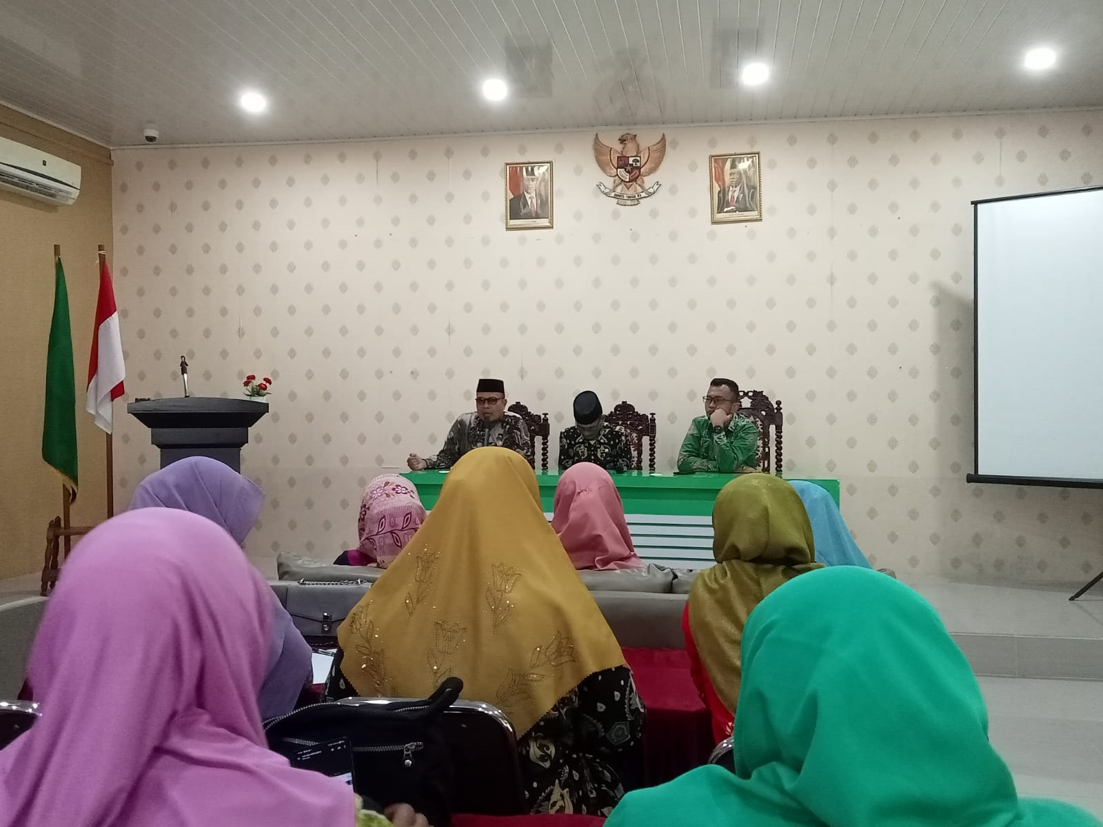 Kasi Penmad Kankemenag Kota Batam Beri Arahan PDUM Sempena Sosialisasi Haul Akbar XIV Kota Batam Kepada Kepala RA, MI, MTs dan MA Se Kota Batam