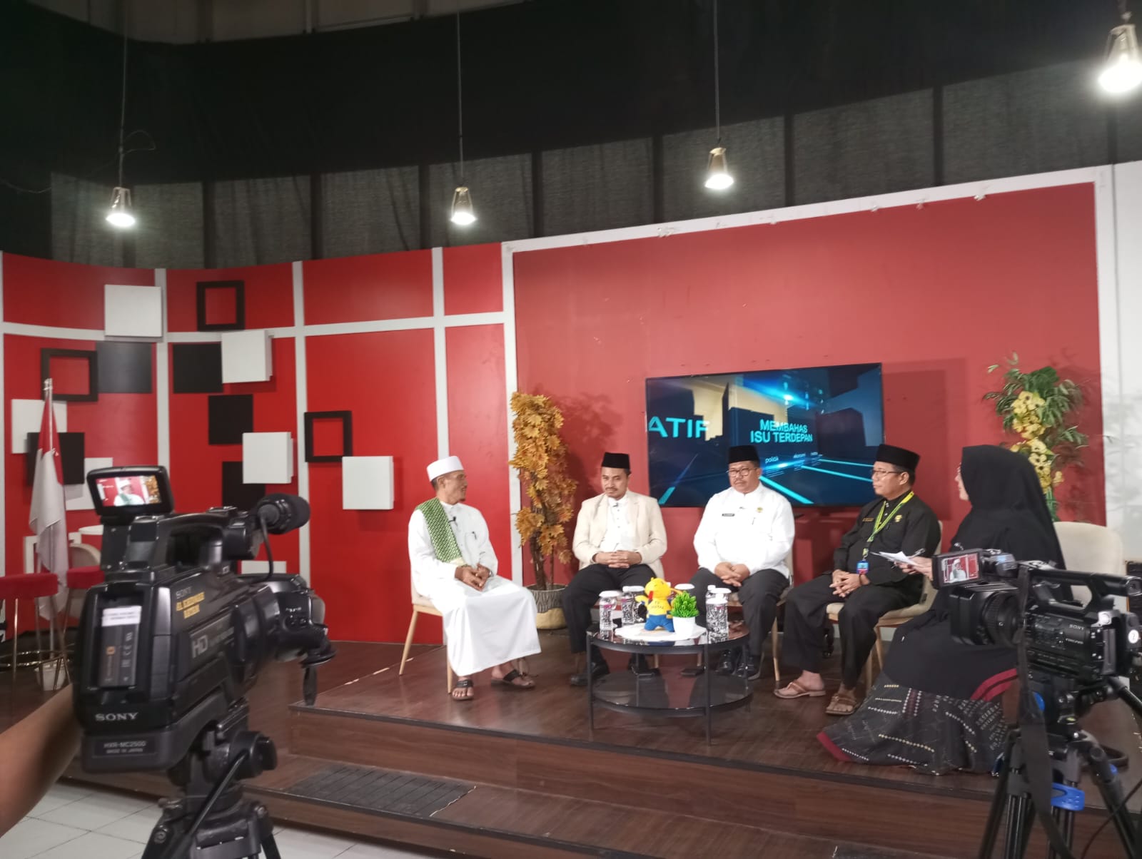 Kakankemenag Kota Batam Sampaikan beberapa Hal dalam Dialog Khusus Sosisalisasi Haul Akbar XIV Kota Batam di Batam TV