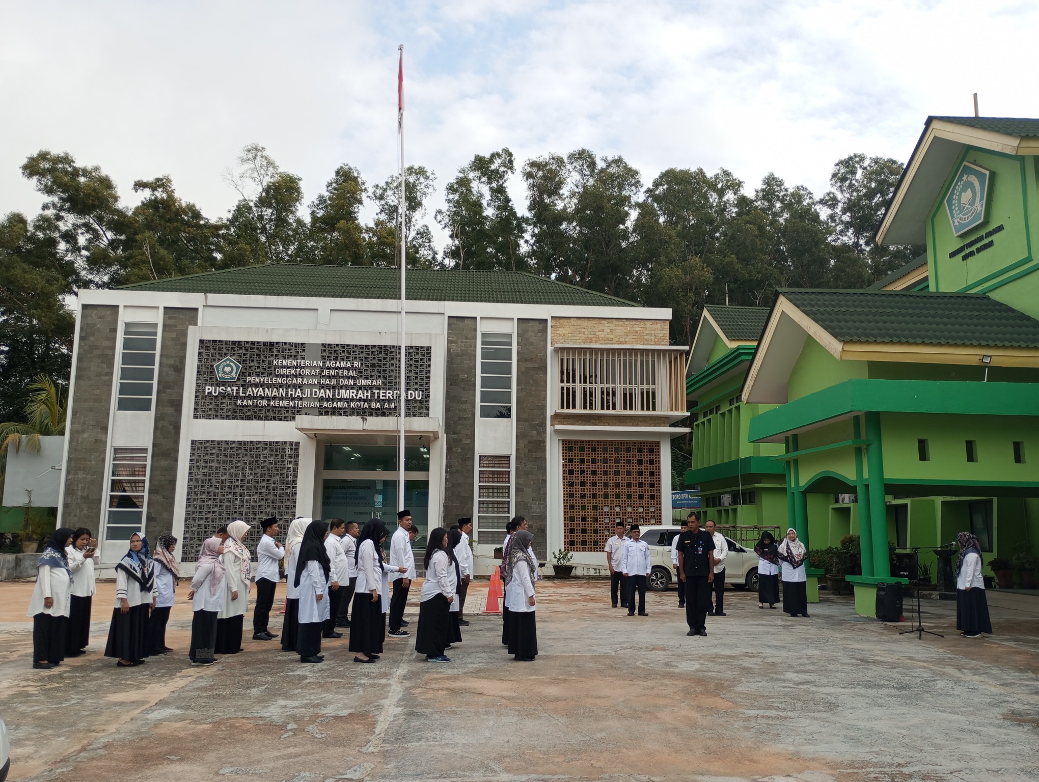 Pimpin Apel Pagi Kasubbag TU Kankemenag Kota Batam : Jaga Kekompakan!!