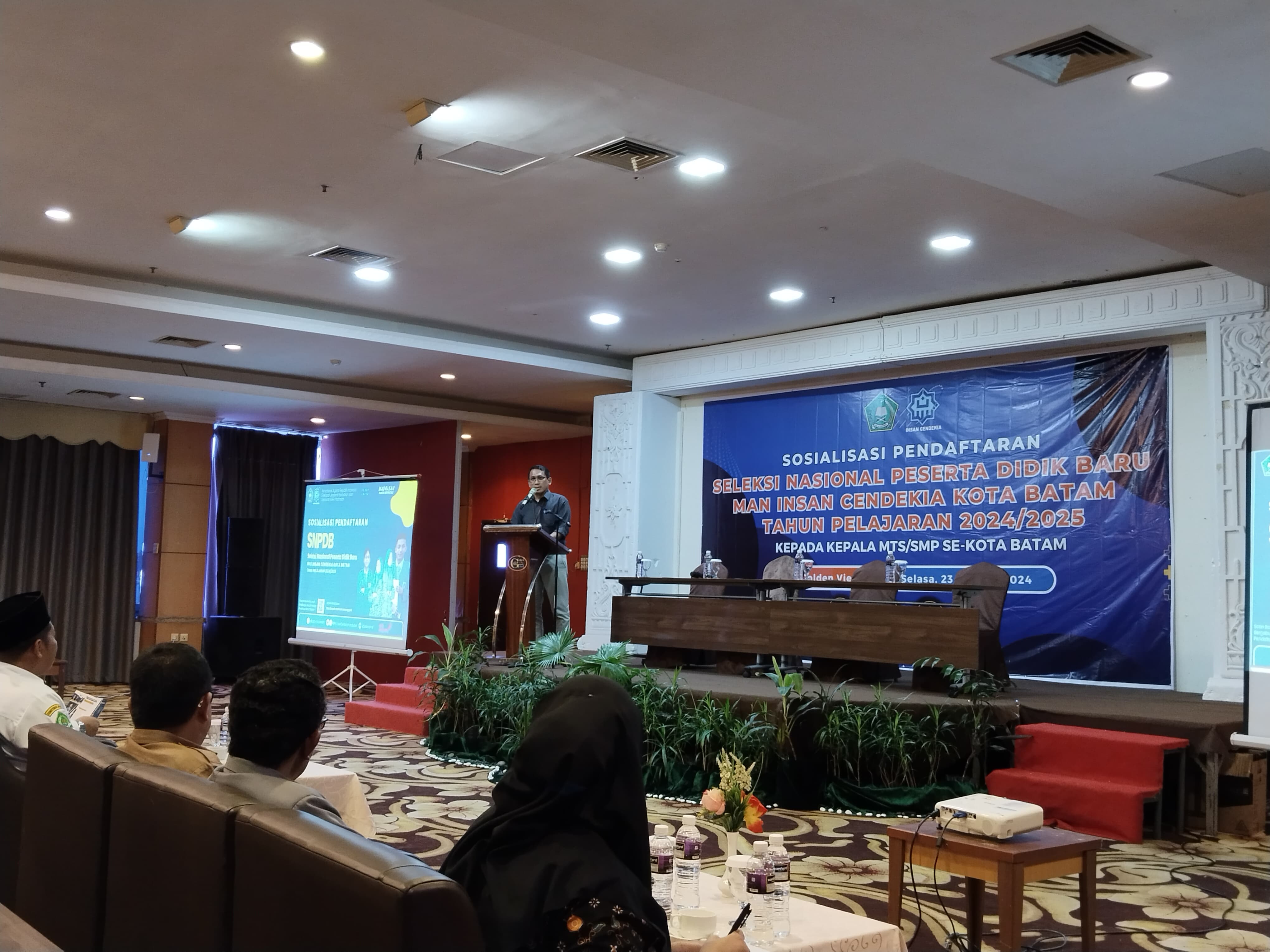 Hadirkan Kepala MTs/SMP Se-Kota Batam, MAN IC Batam Gelar Sosialisasi SNPDB 2024
