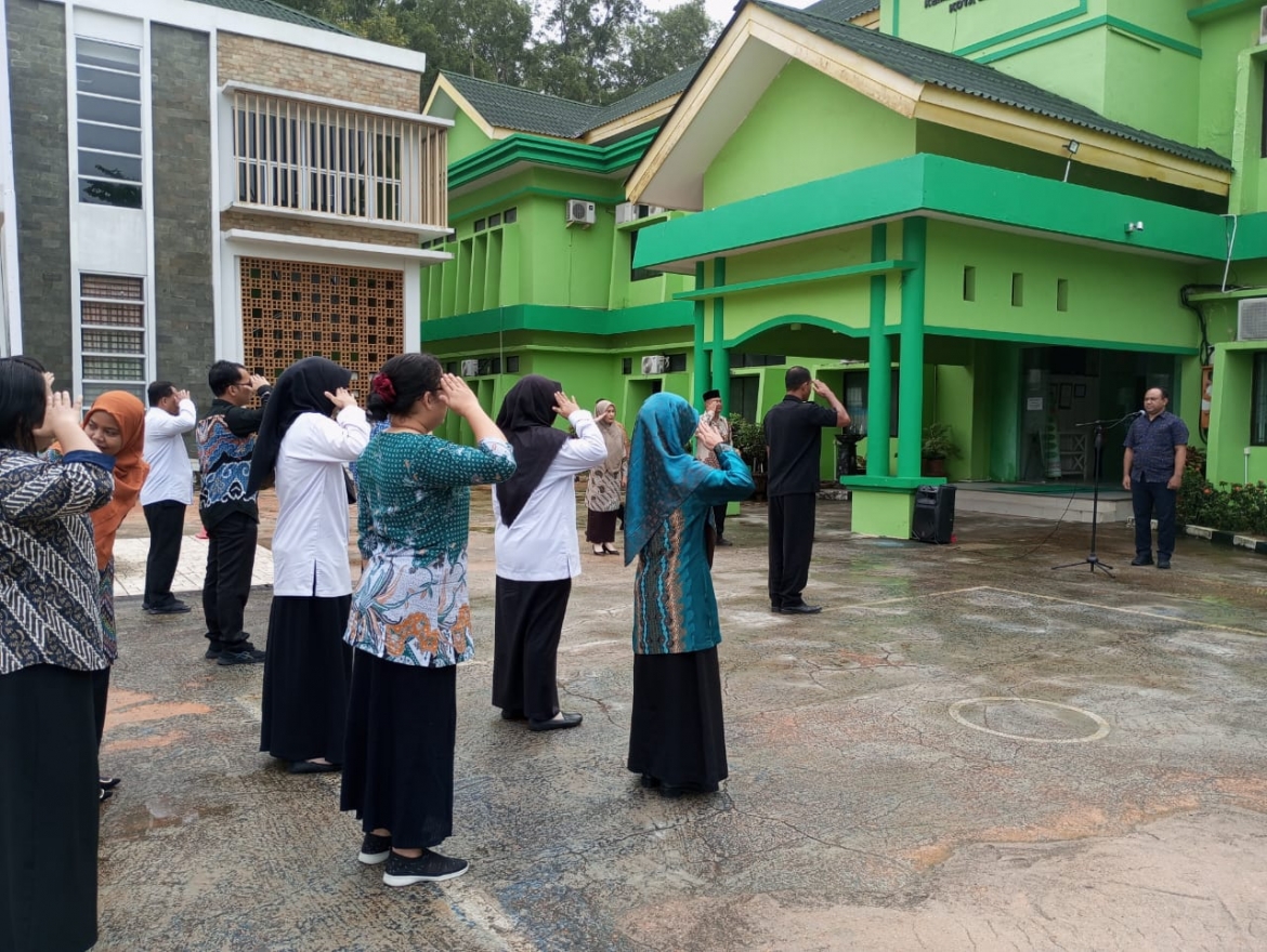 Jadi Pembina Apel, Made Karmawan Sampikan Ini!