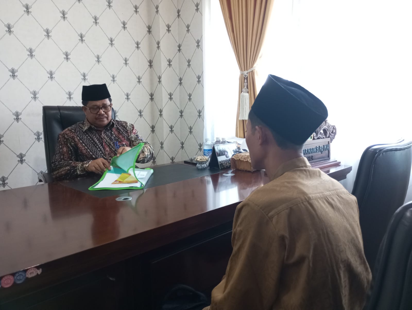 KakanKemenag Kota Batam Wawancarai Peserta Seleksi Tokoh Masyarakat Untuk Pemberangkatan Umroh dari Pemko Batam Tahun 2024