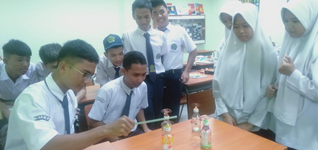 Siswa MTs USB Filial MTsN 1 Batam Buat Elektroskop Sederhana Dari Daur Ulang Barang Bekas