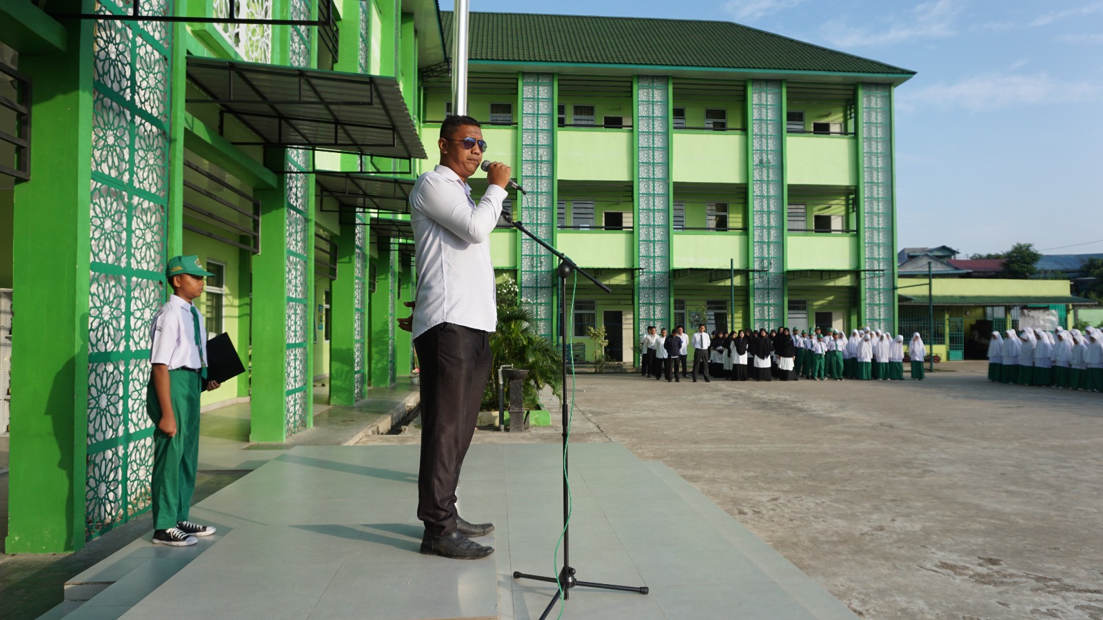 Filosofi Control + Alt + Delete Dalam Kehidupan, Pesan Penting Aulia Nasher, S.Pd Dalam Amanat Upacara Bendera