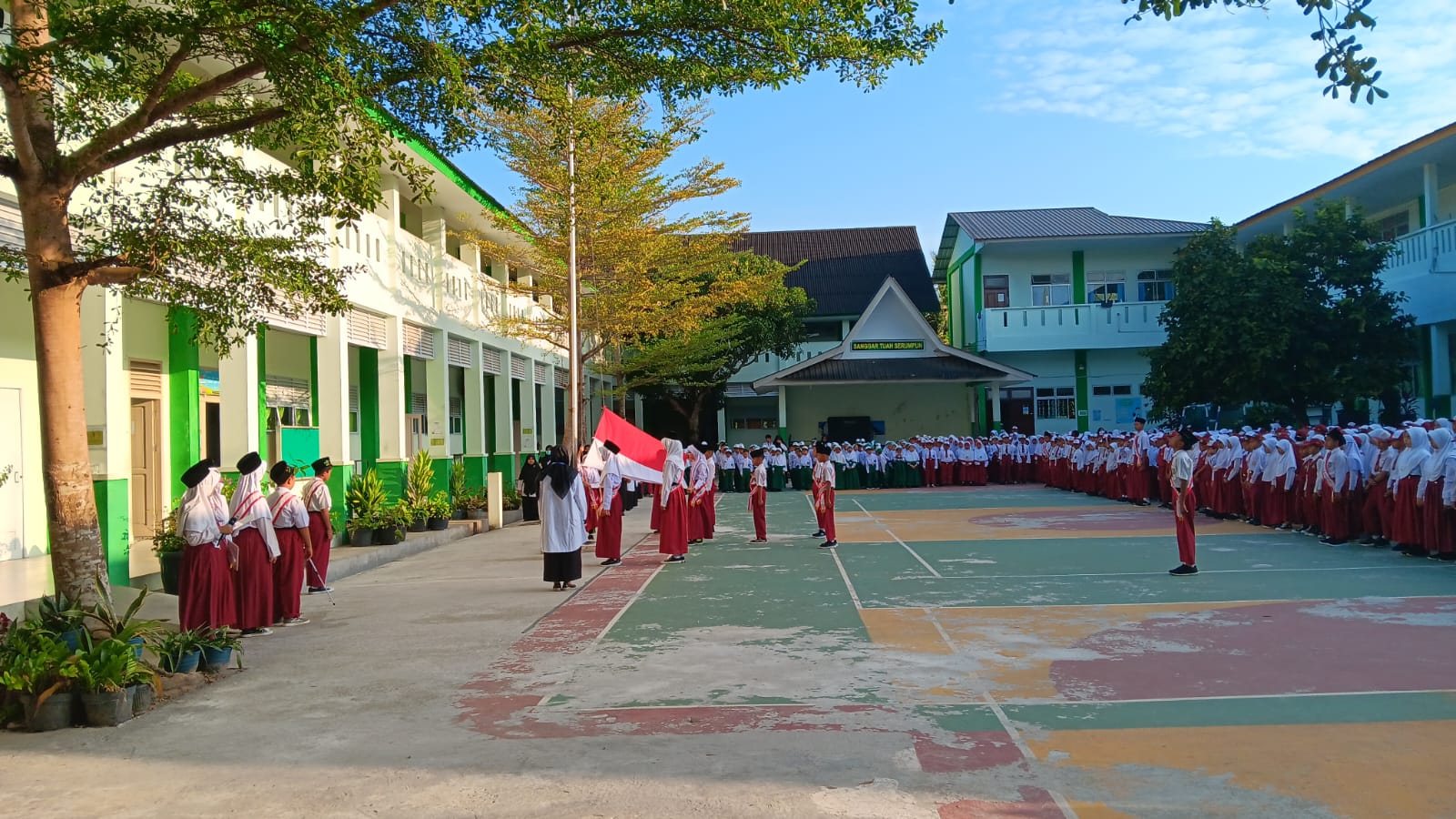 MIN 2 Batam Gelar Upacara Bendera Senin Pagi
