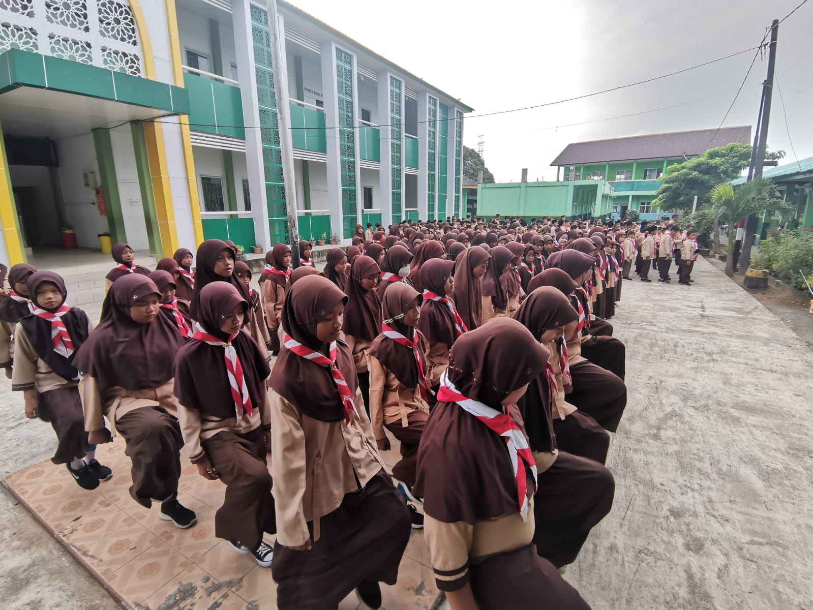 Pembiasaan Pramuka MIN 1 Batam