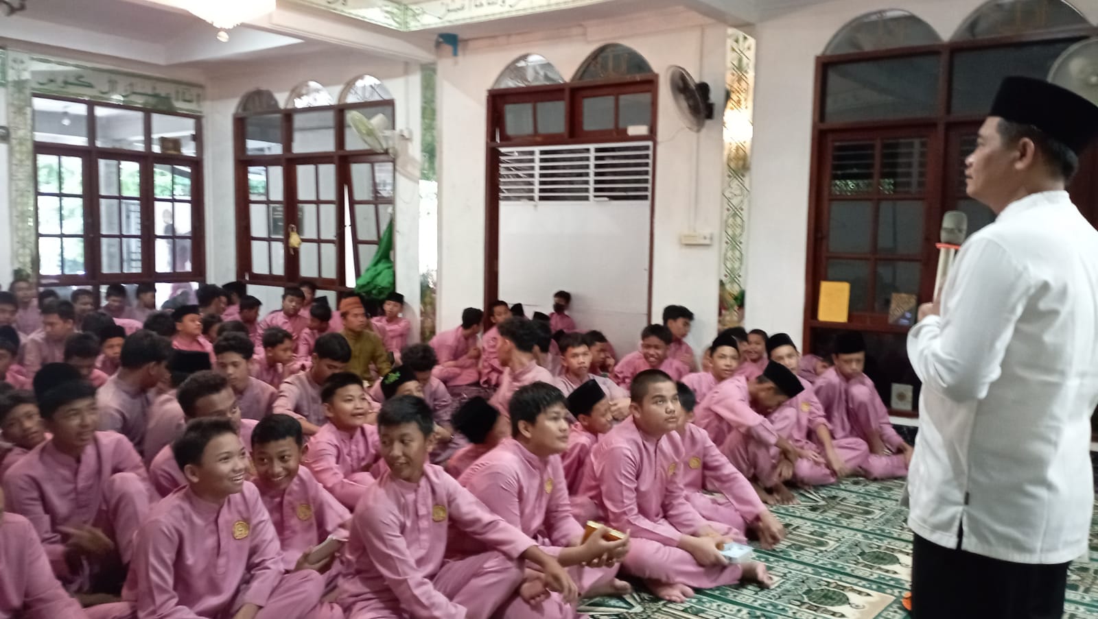 MTsN 2 Batam Mengadakan Isra' Mi'raj di Masjid Al Mizan