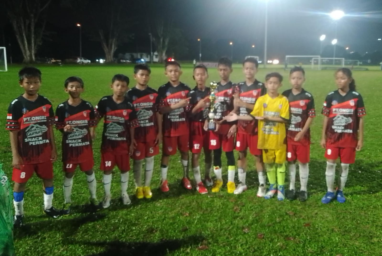 Siswa MIN 2 Batam meraih juara 2 ajang futsal internasional