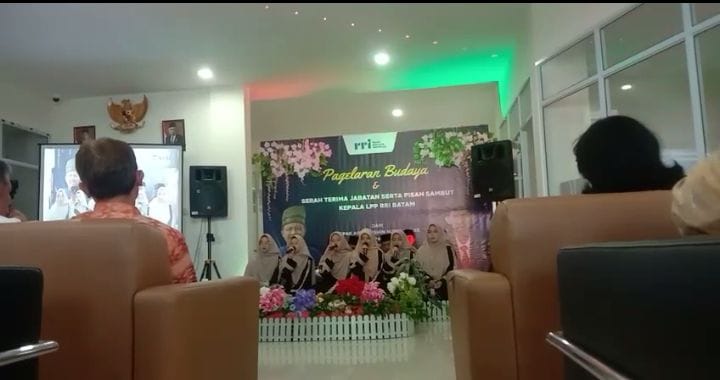 Tim Hadroh MAN Batam Sukses Tampil Memukau di RRI Kota Batam