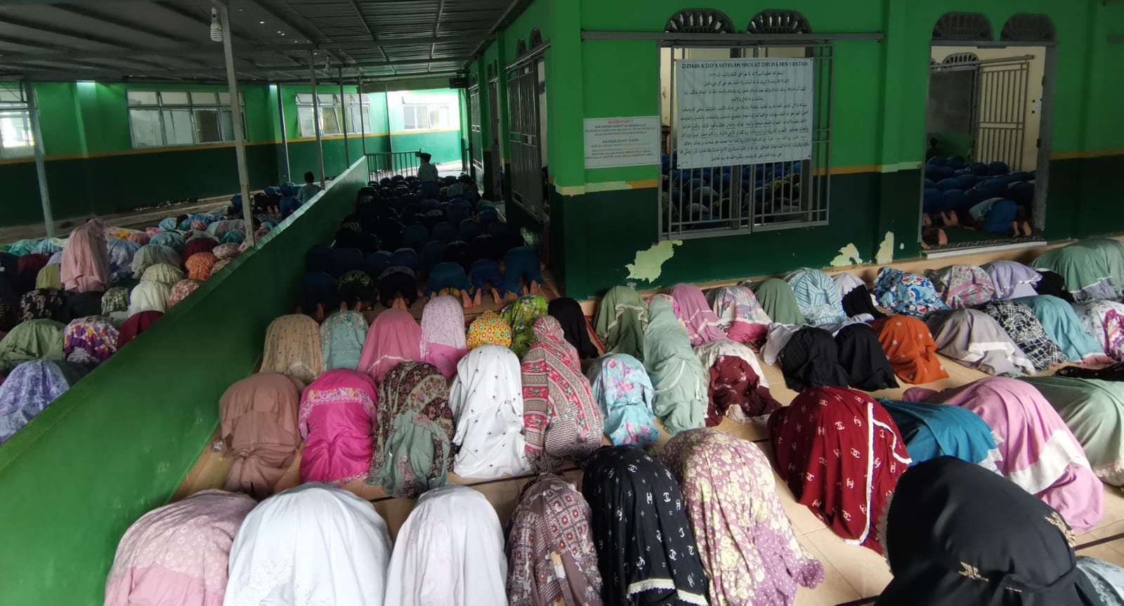Meningkatkan Kedisiplinan Siswa Melalui Pembiasaan Sholat Shuha Berjamaah