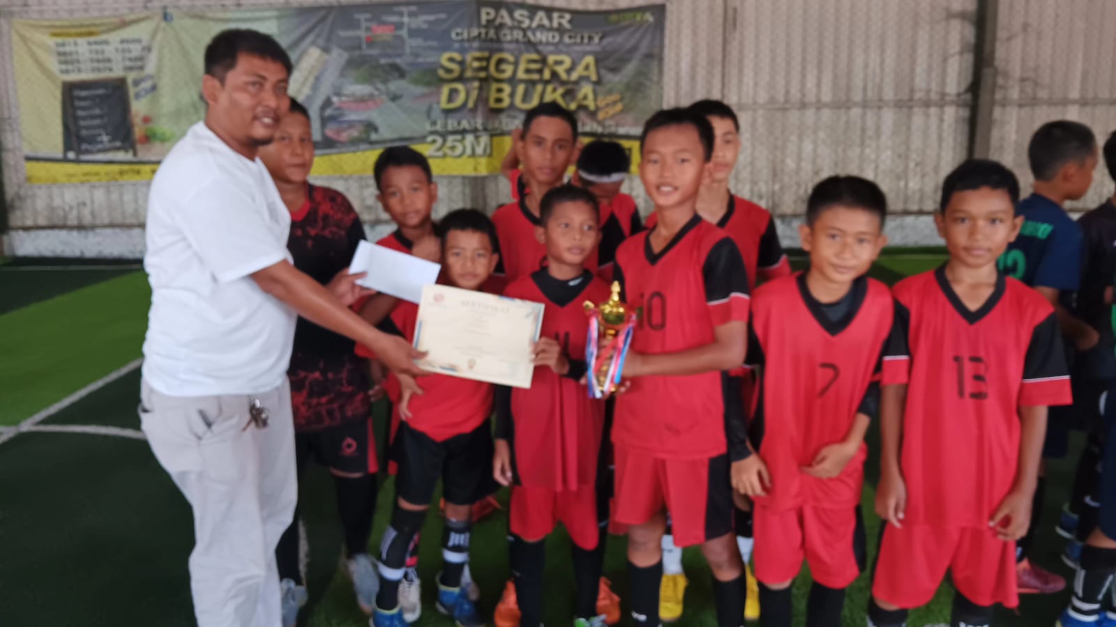 Tim Futsal MIN 2 Batam raih juara ke 2