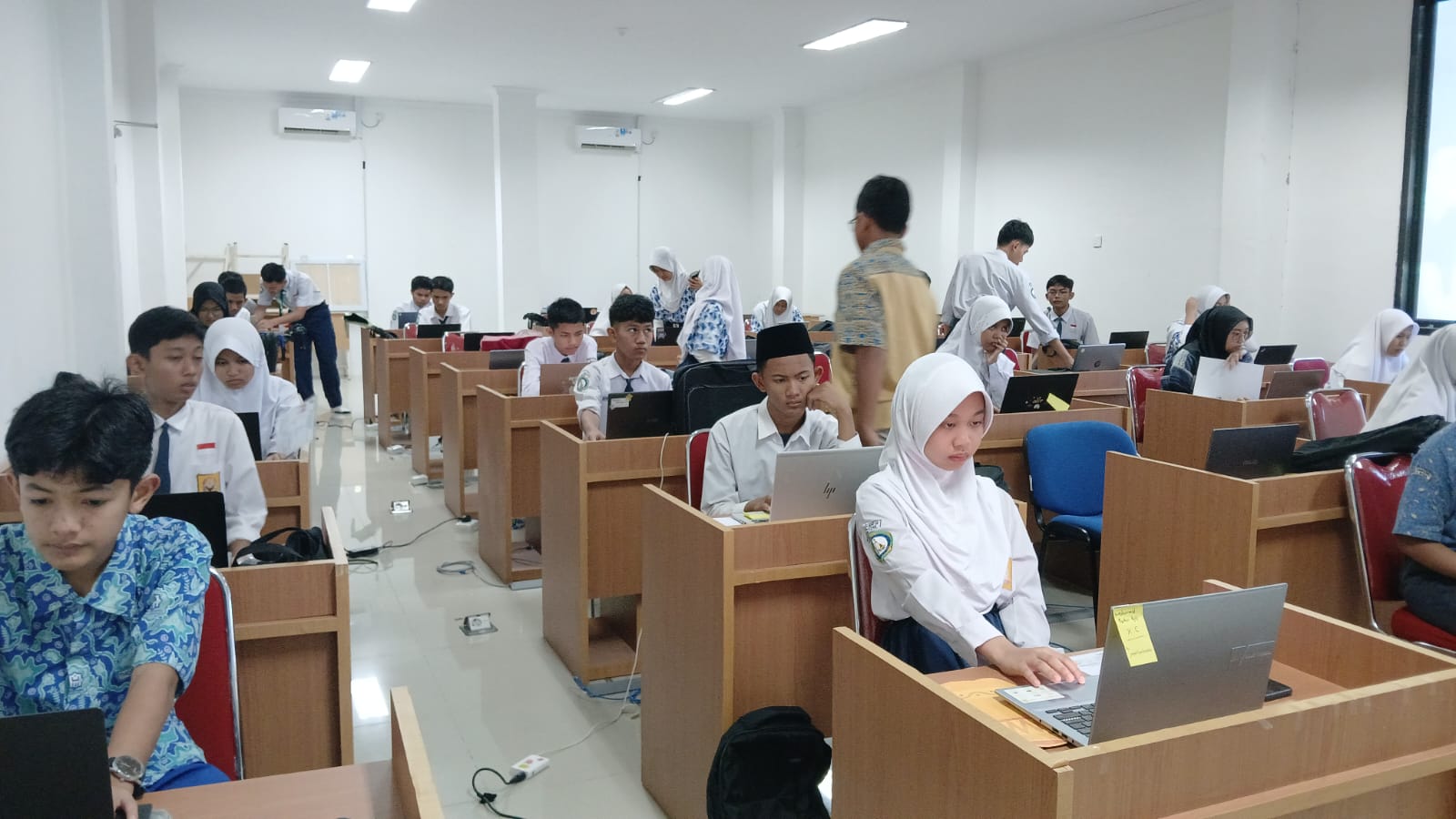 Uji Kesiapan Panitia, MAN IC Batam Gelar Simulasi Pelaksanaan CBT SNPDB