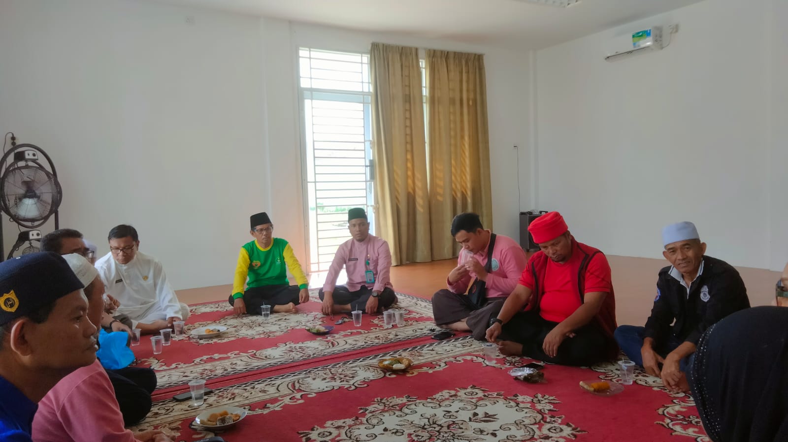 Persiapkan Banyak Hal Jelang Ramadhan, Ka KUA Lubuk Baja Pimpin Rapat 