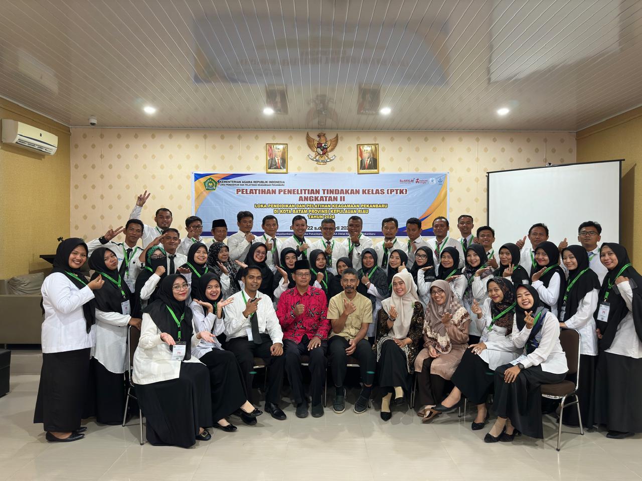 Pelatihan Penelitian Tindakan Kelas Angkatan III sukses dilaksanakan di Batam