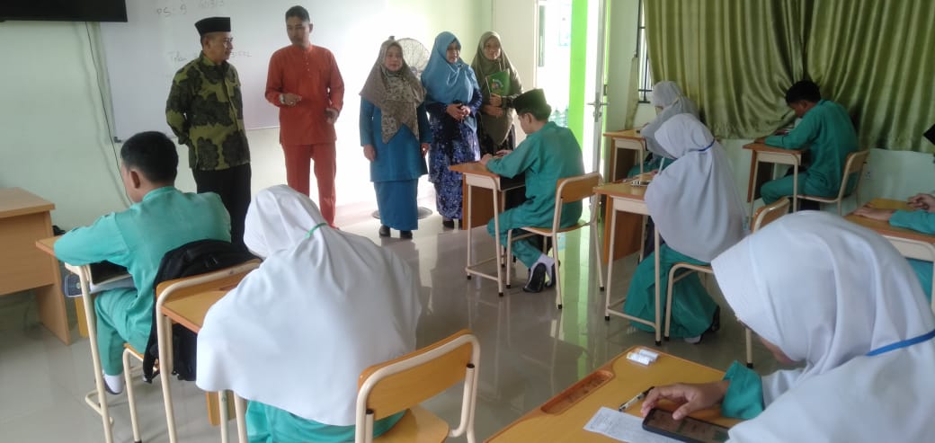 Tim Kanwil Kemenag Kepri Lakukan Monitoring Dan Evaluasi Asesmen Madrasah Tahun 2024 di MTs USB Filial MTsN 1 Batam