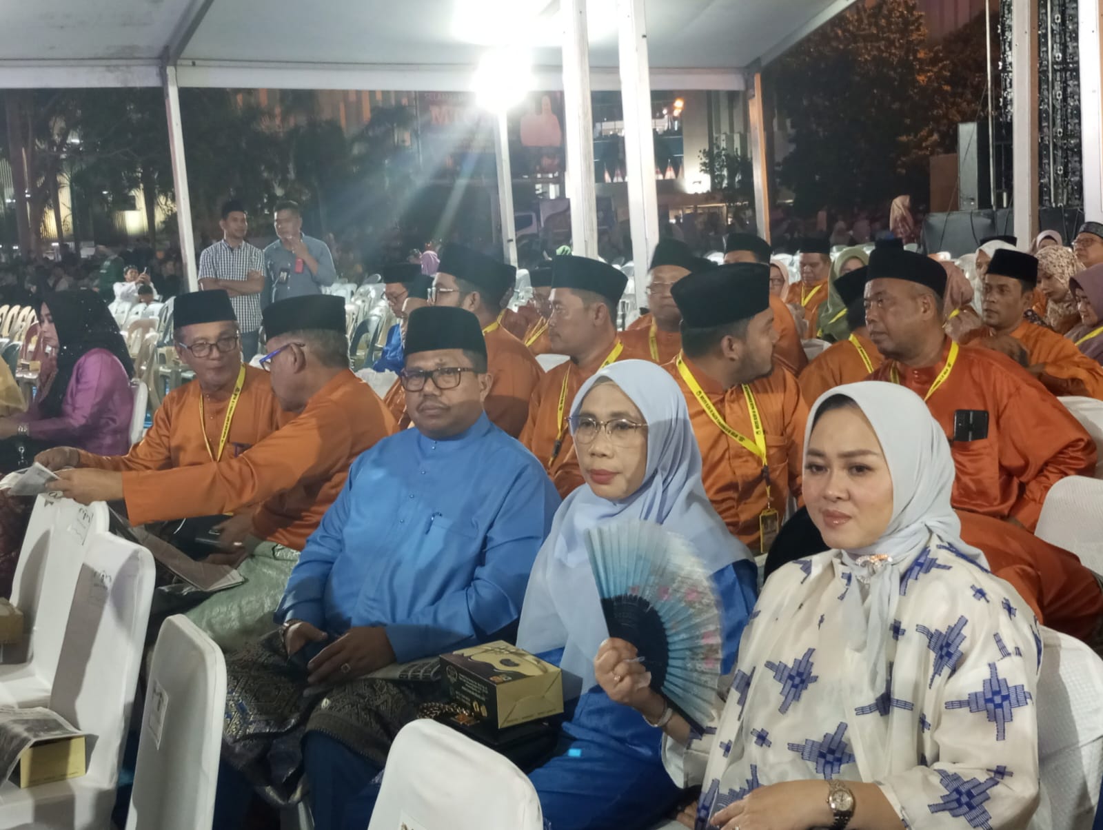 Kakankemenag Kota Batam Bersama Ketua DWP Kankemenag Kota Batam Hadiri Pembukaan MTQH X Provinsi Kepri
