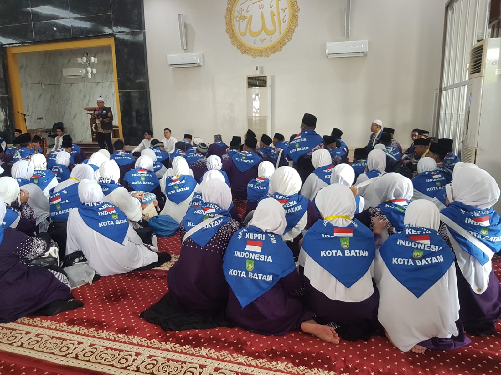 416 JCH Kloter 15 Kota Batam Menuju Asrama Haji Batam Center