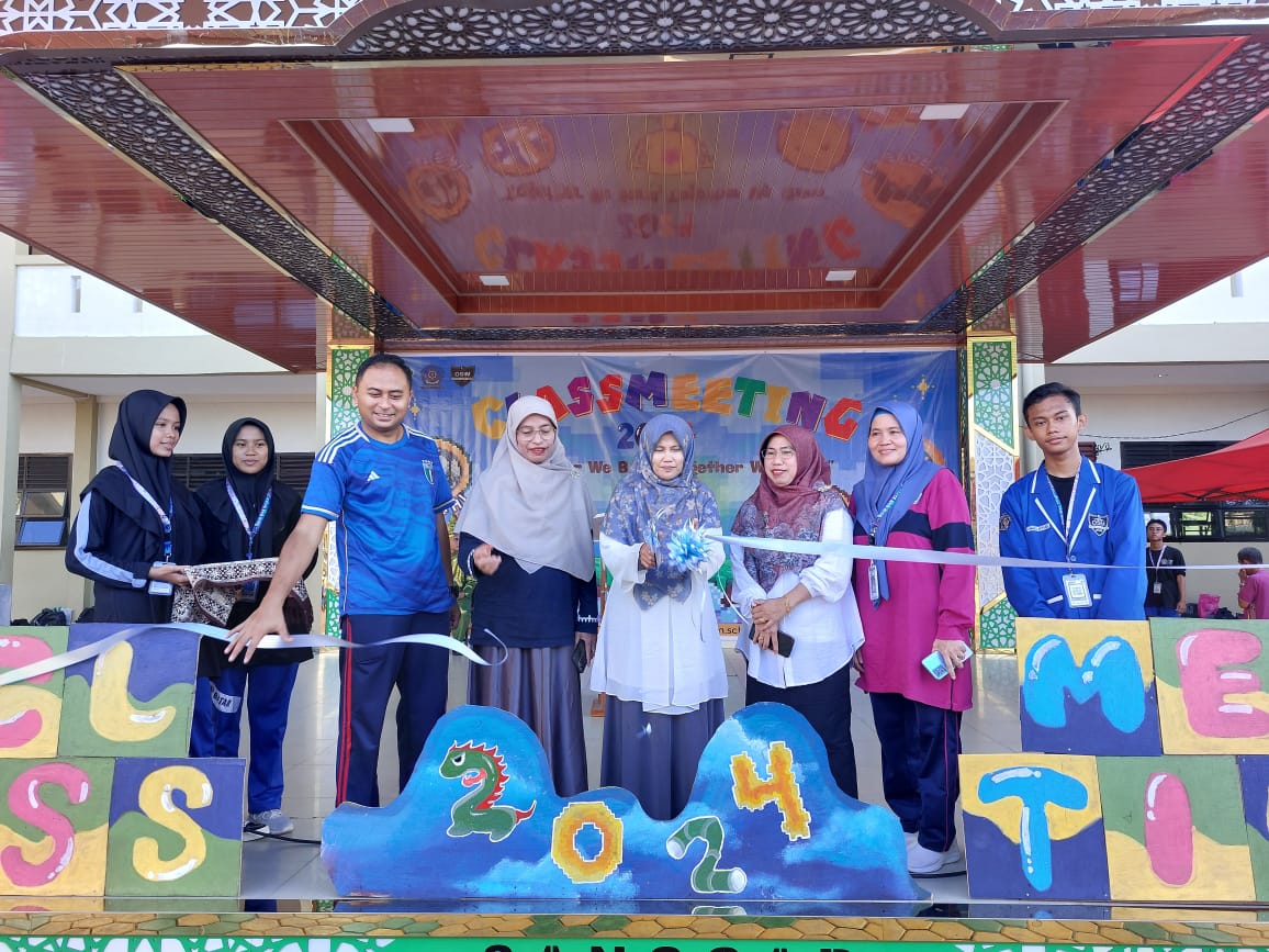 Kepala MAN Batam Beserta Ka. Tu dan Para Waka Buka Class Meeting 2024 Secara Resmi