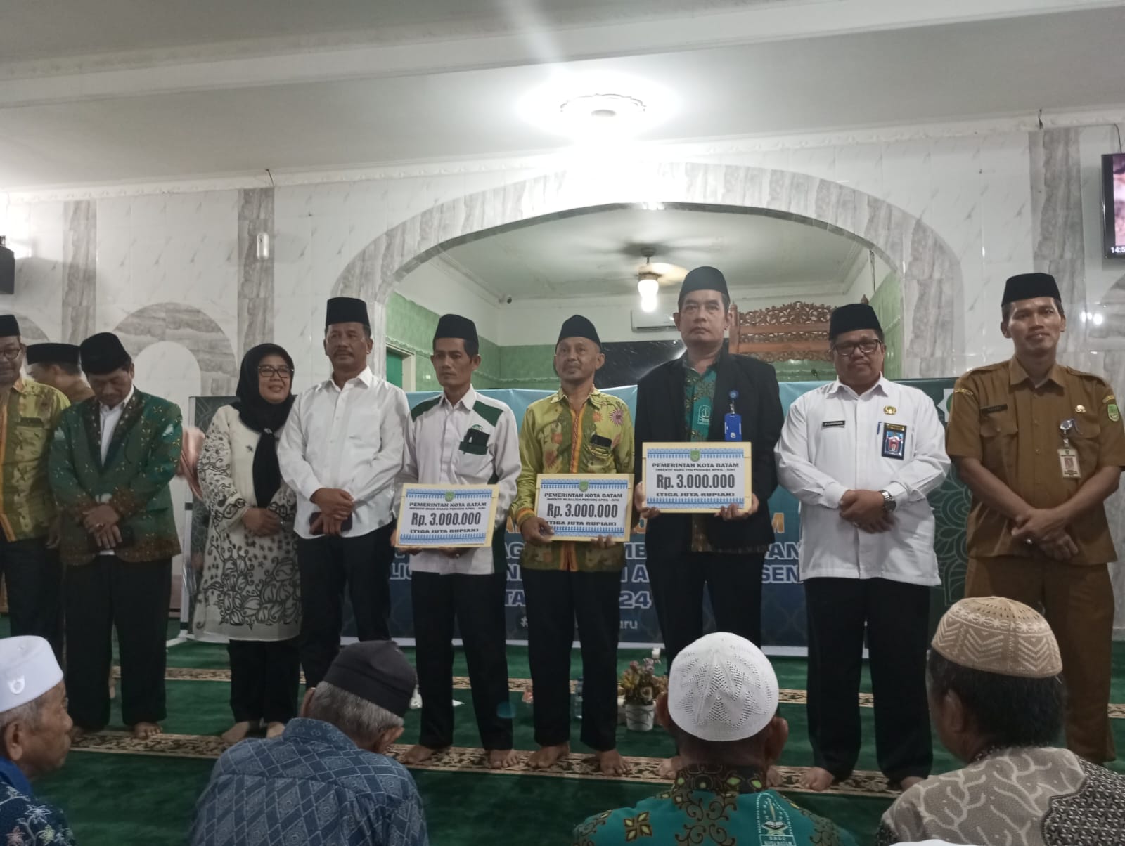 Tokoh Agama Kecamatan Nongsa Tandatangani Amprah Insentif dari Pemko Batam