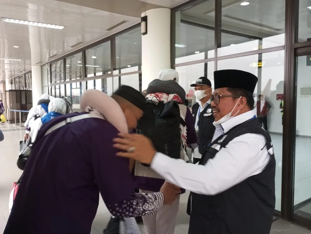 Jamaah Haji Kloter 15 Asal Kota Batam Tiba di Tanah Air